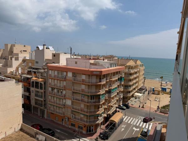 Venta de piso en Piso en Calle Alta, Los Europeos, Torrevieja, Torrevieja
photo 1