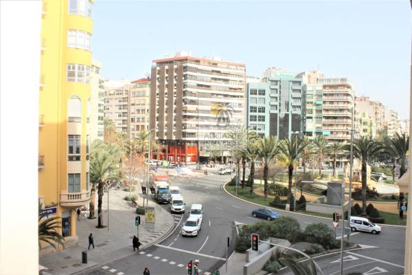 Venta de piso en Piso en Avenida La estacion, 3, Ensanche-Diputación, Alicante / Alacant, Alicante / Alacant
 photo 1
