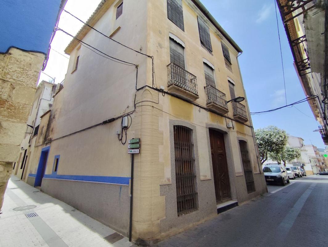 Propiedades en venta y alquiler en España photo 1