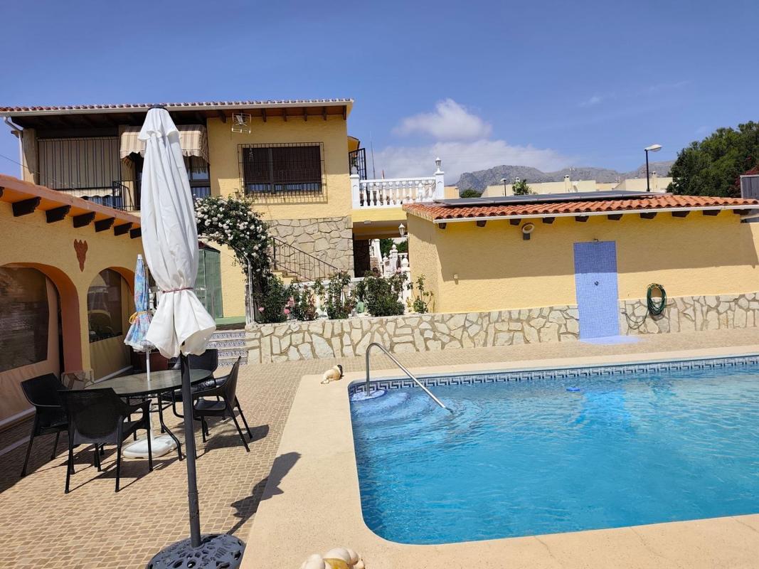 Properties for sale and rent in Spain photo 2