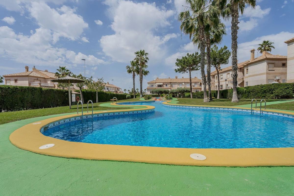 Venta de piso en Piso en Avenida del Sur s/n, Aguas Nuevas, Torrevieja, Torrevieja
photo 1