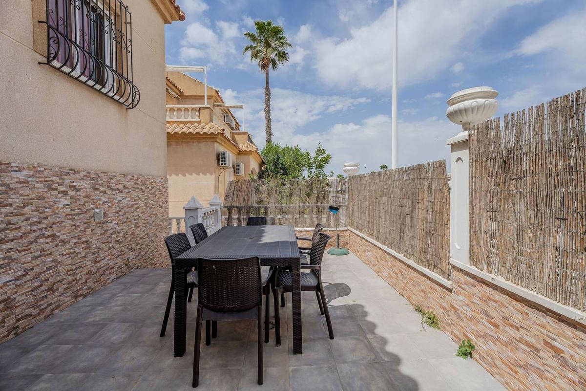 Venta de piso en Piso en Avenida del Sur s/n, Aguas Nuevas, Torrevieja, Torrevieja
photo 2
