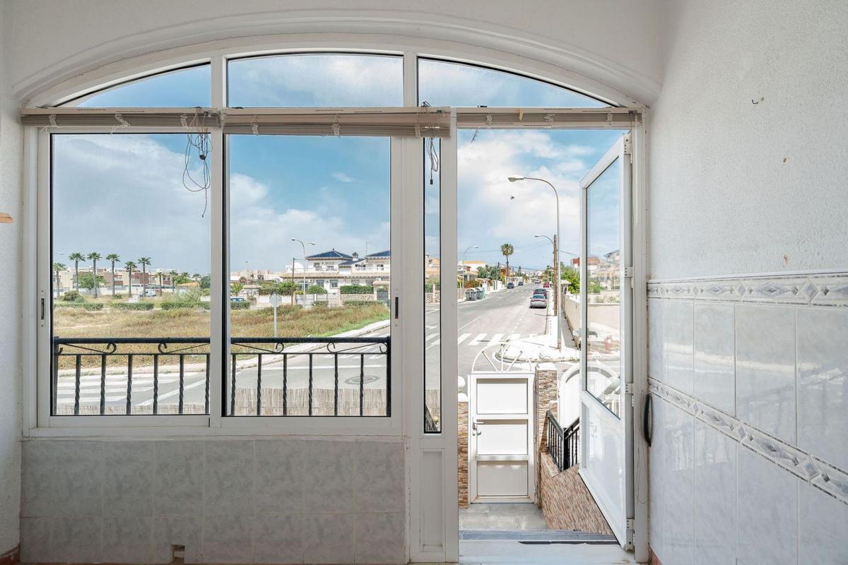 Venta de piso en Piso en Avenida del Sur s/n, Aguas Nuevas, Torrevieja, Torrevieja
photo 3