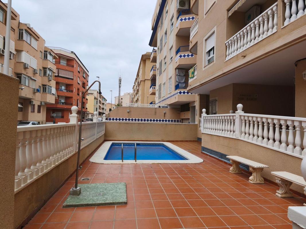Venta de piso en Piso en Calle Sanchis Guarner, 23, Zona Pueblo, Guardamar del Segura, Guardamar del Segura
 photo 2