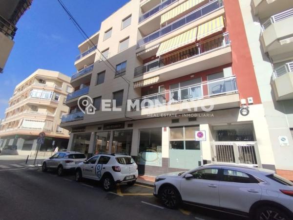 Venta de piso en Piso en Calle Ausiàs March, Zona Pueblo, Guardamar del Segura, Guardamar del Segura
thumbnail 2