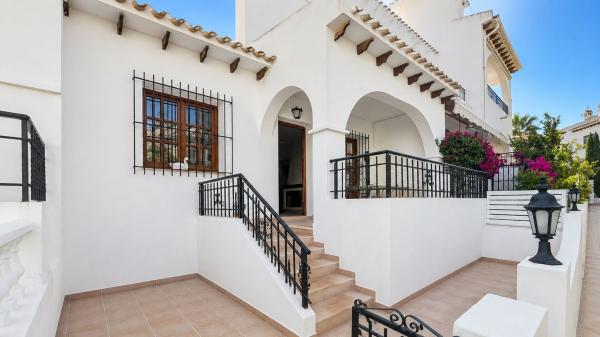 Chalet adosado en Calle Áncora, Aguas Nuevas, Torrevieja photo 1