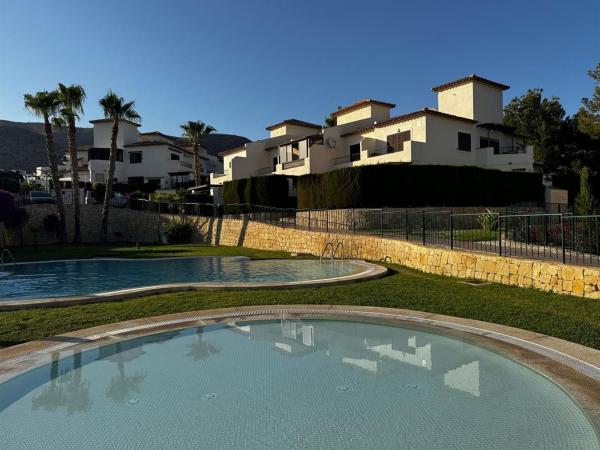 Chalet adosado en Calle Atenas, Golf Bahía, Finestrat photo 1