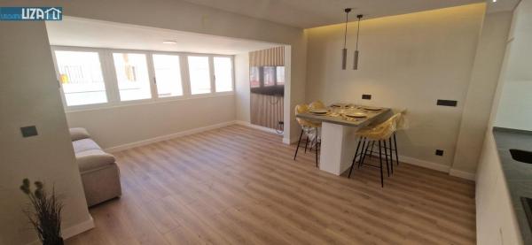 Venta de piso en Piso en Avenida Jesús Astondoa Santamaría, 10, Puerto, Santa Pola, Santa Pola
 photo 4