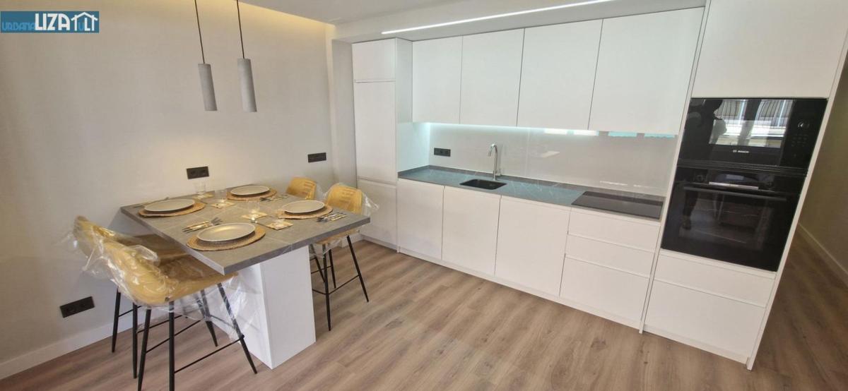 Venta de piso en Piso en Avenida Jesús Astondoa Santamaría, 10, Puerto, Santa Pola, Santa Pola
photo 5