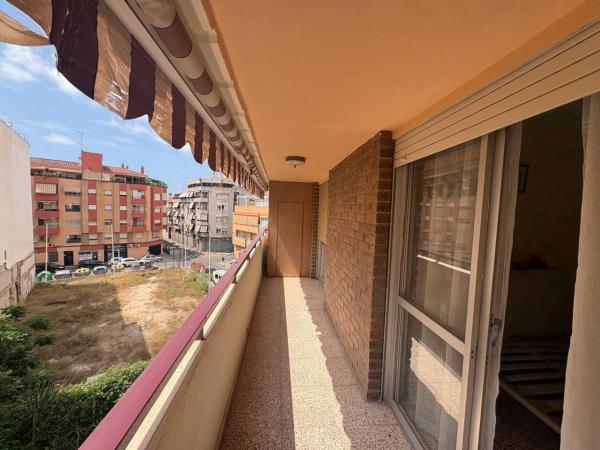 Venta de piso en Piso en Calle Doctor Buades, Carolinas Altas, Alicante / Alacant, Alicante / Alacant
 photo 1