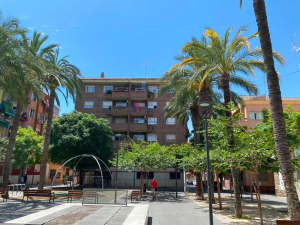 Venta de piso en Piso en Calle Tabarca, 11, Carolinas Bajas, Alicante / Alacant, Alicante / Alacant
 photo 1