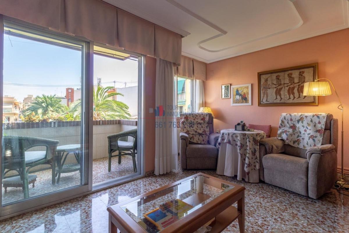Venta de piso en Piso en Calle Tabarca, 11, Carolinas Bajas, Alicante / Alacant, Alicante / Alacant
 photo 4