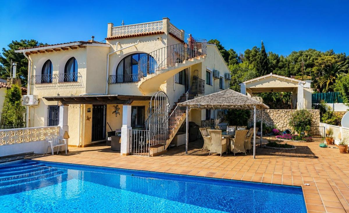 Venta de chalet independiente en Casa o chalet en Cala Advocat - Baladrar, Benissa, Benissa
photo 1