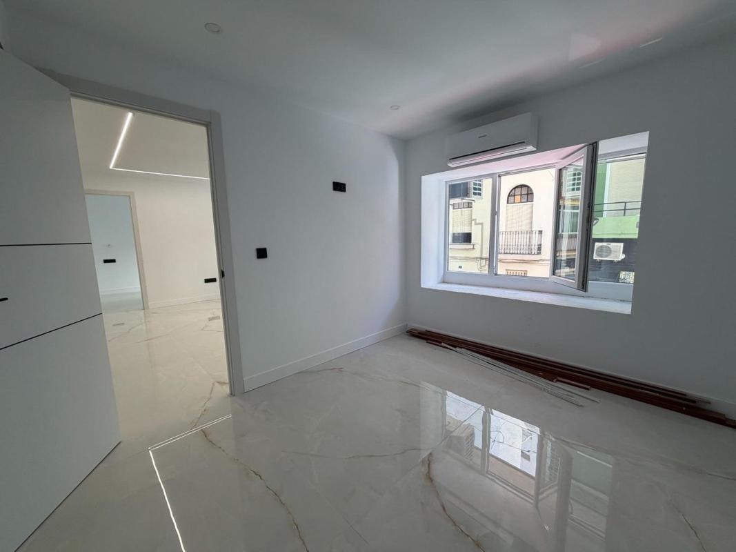 Venta de piso en Piso en Calle de Juan de Herrera, Mercado, Alicante / Alacant, Alicante / Alacant
photo 3