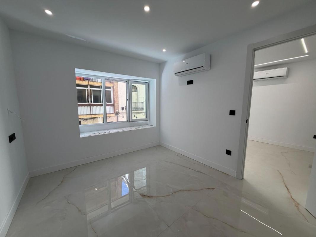 Venta de piso en Piso en Calle de Juan de Herrera, Mercado, Alicante / Alacant, Alicante / Alacant
photo 4