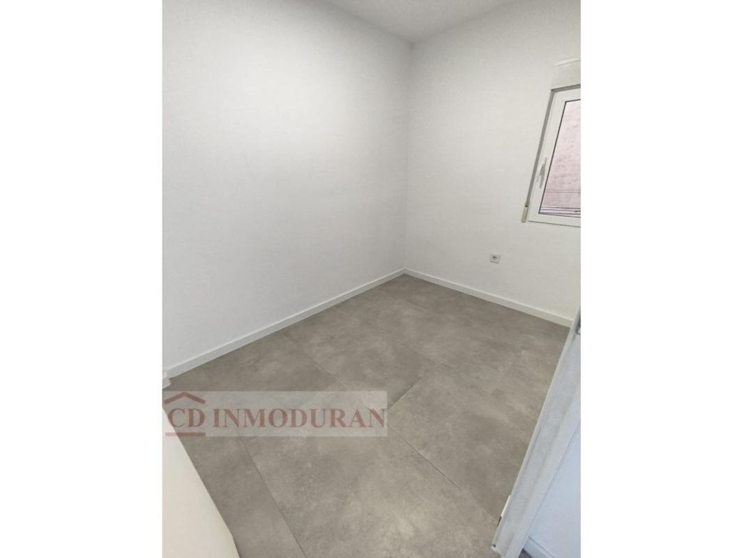 Venta de piso en Piso en Calle Pintor Pedro Camacho, Ciudad Elegida, Alicante / Alacant, Alicante / Alacant
photo 3