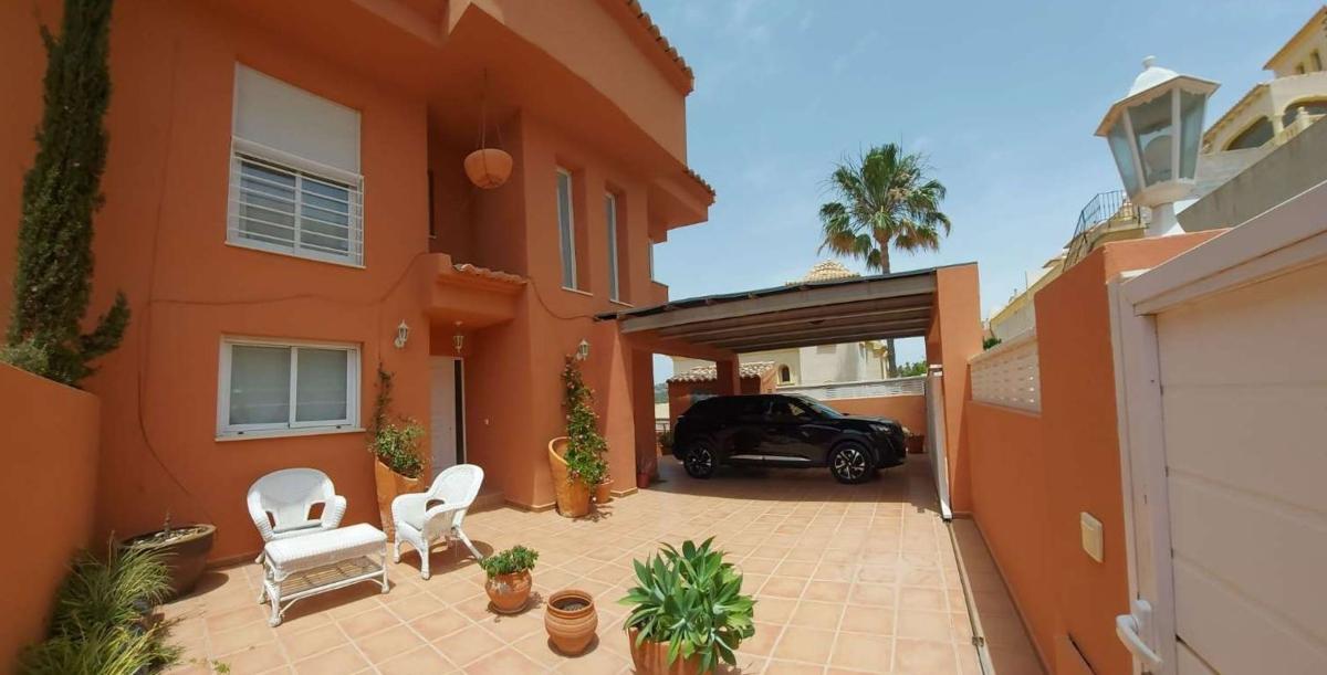 Propiedades en venta y alquiler en España photo 1