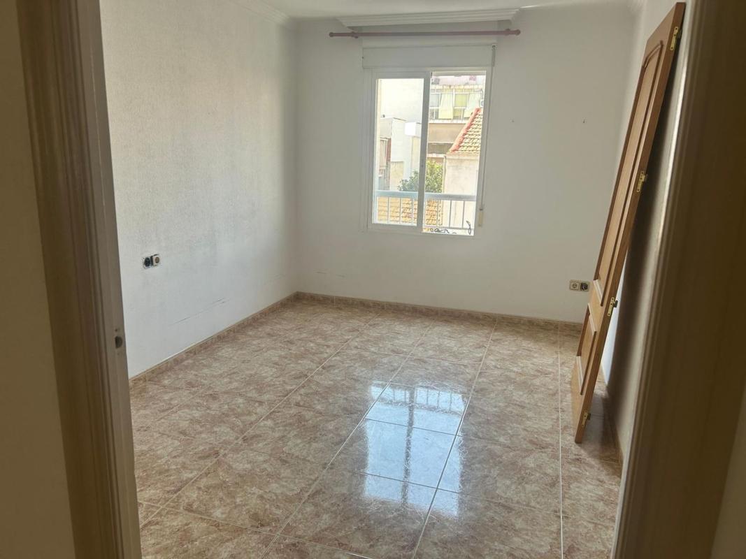 Venta de piso en Piso en Calle Patricio Ruiz Gómez, Los Magros-Casablanca, Elche / Elx, Elche / Elx
photo 2
