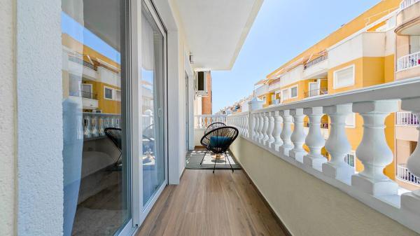 Venta de piso en Piso en Calle San Luis, Parque de las Naciones, Torrevieja, Torrevieja
thumbnail 2