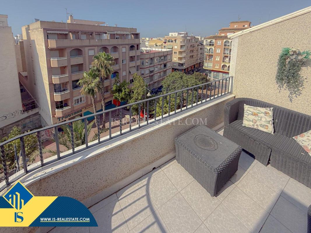 Sprzedaż poddasza w Ático en Antonio Machado, Torrevieja, Torrevieja photo 2