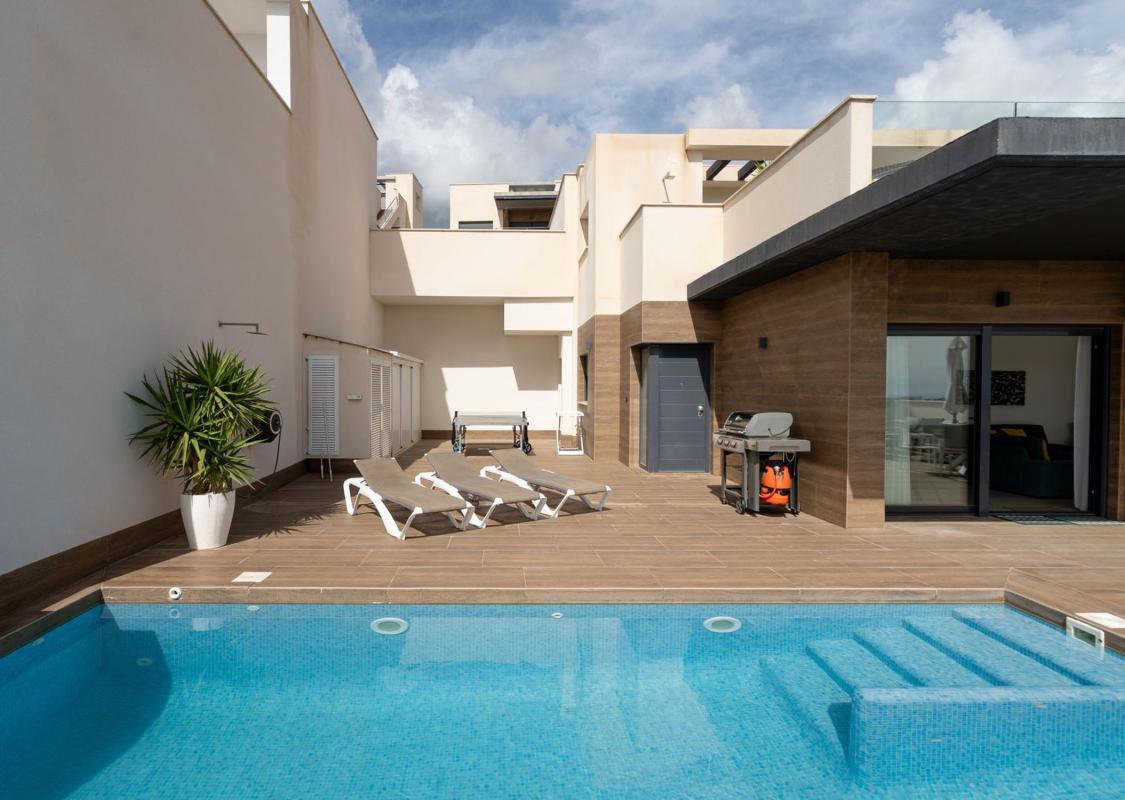 Properties for sale and rent in Spain photo 3