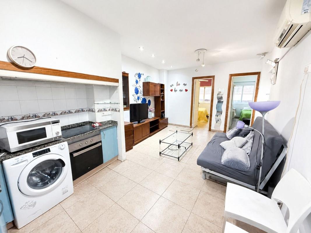 Venta de piso en Piso en Calle del General Shelly, Carolinas Bajas, Alicante / Alacant, Alicante / Alacant
photo 2