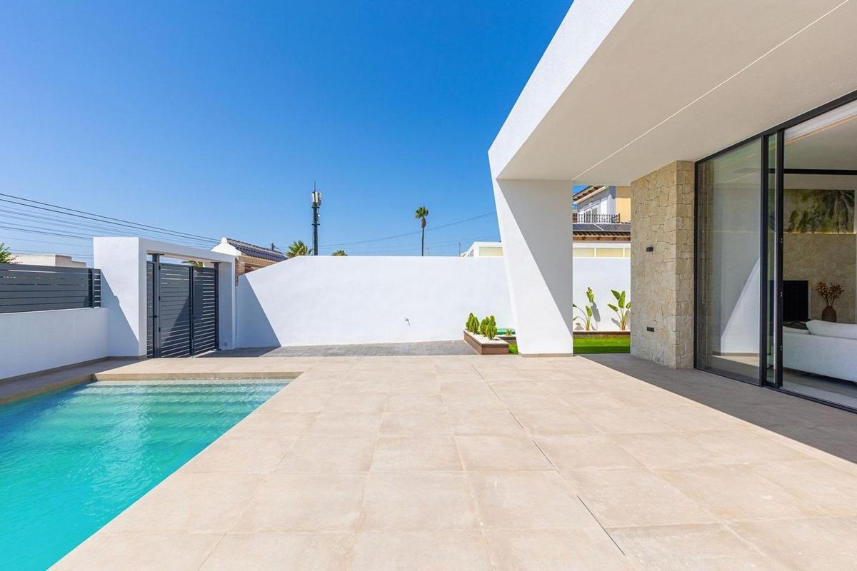 Properties for sale and rent in Spain photo 2