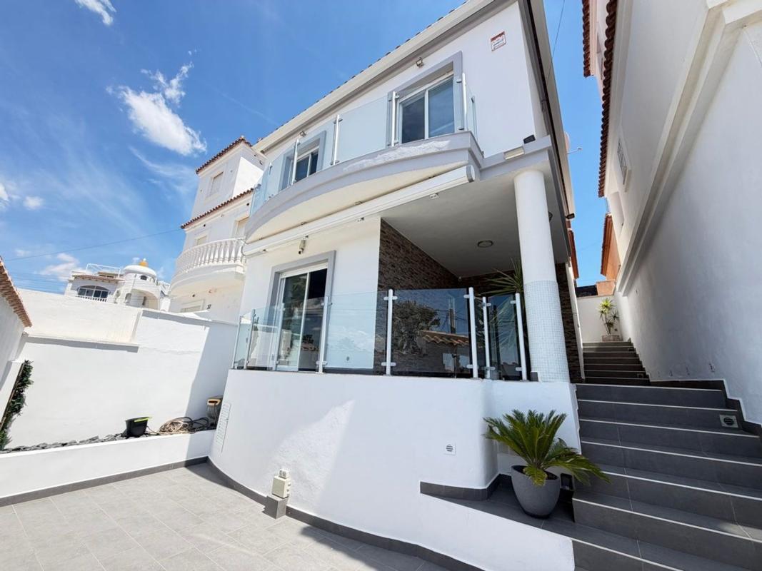 Sale of independent chalet in Casa o chalet en Sector s e L Brisa-Vm, Villamartín, Orihuela, Orihuela
photo 1