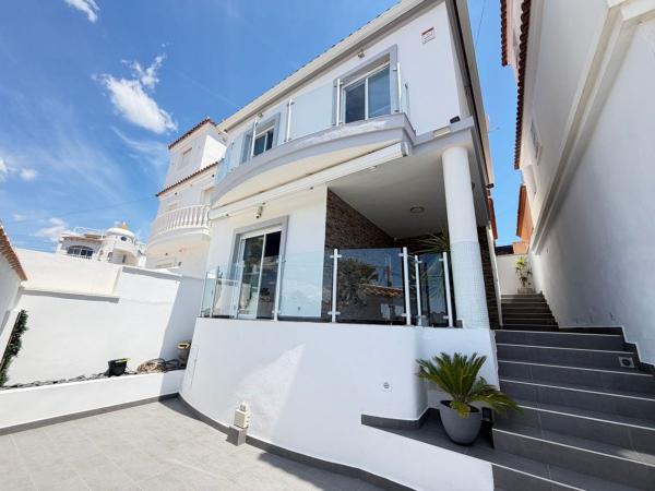 Independent chalet for sale in Casa o chalet en Sector s e L Brisa-Vm, Villamartín, Orihuela, Orihuela
photo 1