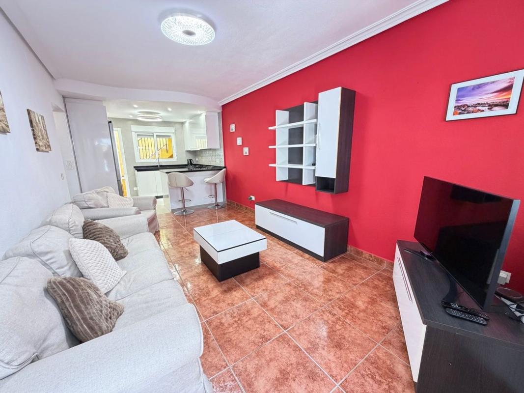 Sale of independent chalet in Casa o chalet en Calle Rafael Narbona, Centro, San Miguel de Salinas, San Miguel de Salinas
photo 2