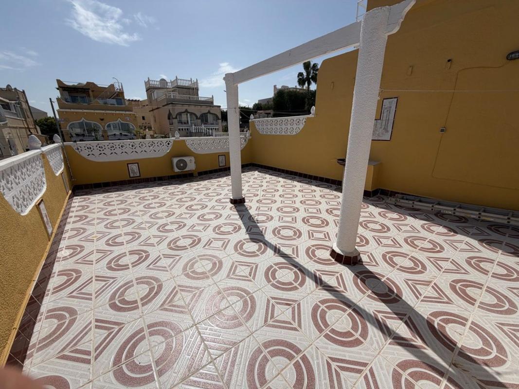Sale of independent chalet in Casa o chalet en Calle Rafael Narbona, Centro, San Miguel de Salinas, San Miguel de Salinas
photo 3
