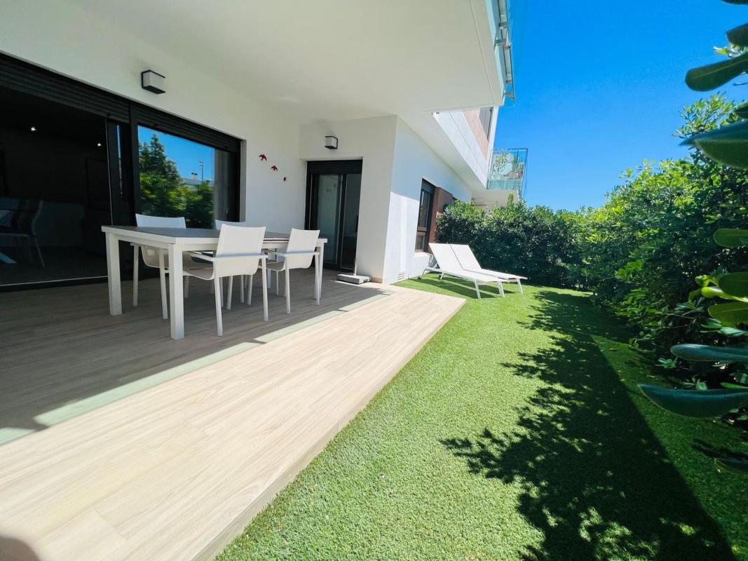 Venta de piso en Piso en Calle Chirimolla, Desamparados-Hurchillo-Torremendo, Orihuela, Orihuela
photo 1