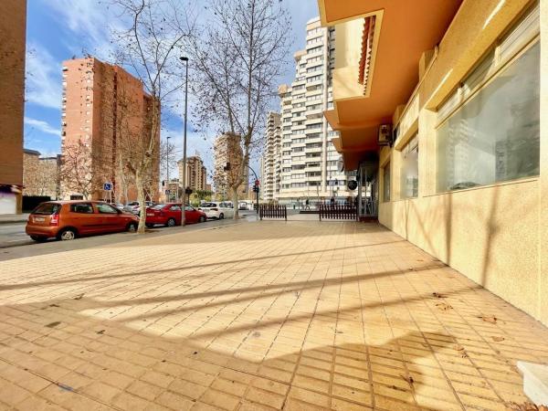 Local en Pueblo Levante, Benidorm thumbnail 1