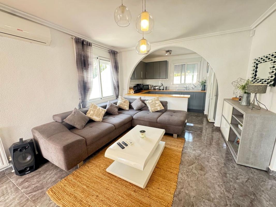 Sale of independent chalet in Casa o chalet en Avenida del Nido, Blue Lagoon - Galán, San Miguel de Salinas, San Miguel de Salinas
 photo 4
