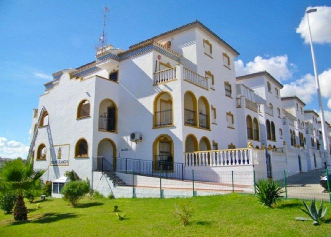 Venta de piso en Piso en Calle Ramón y Cajal, La Zenia, Orihuela, Orihuela
photo 1