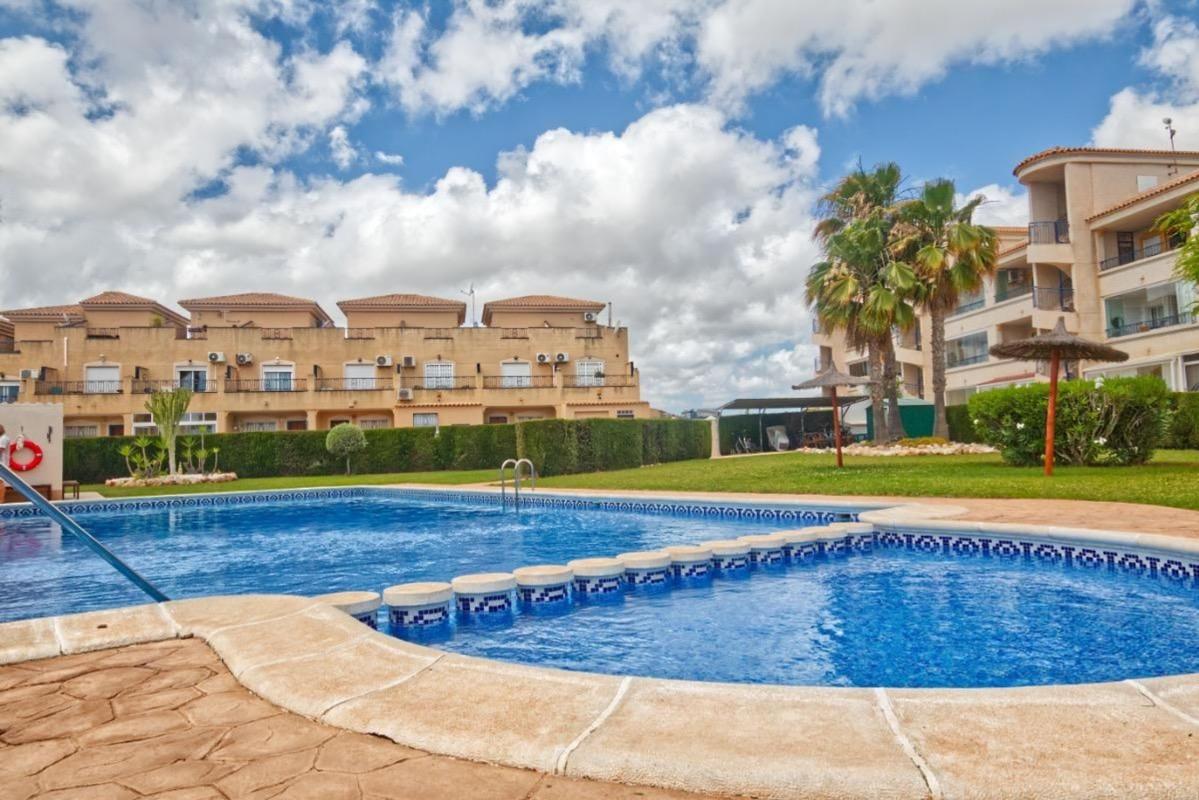 Venta de piso en Piso en Calle Rosa, 4, Los Balcones y los Altos, Orihuela, Orihuela
photo 2