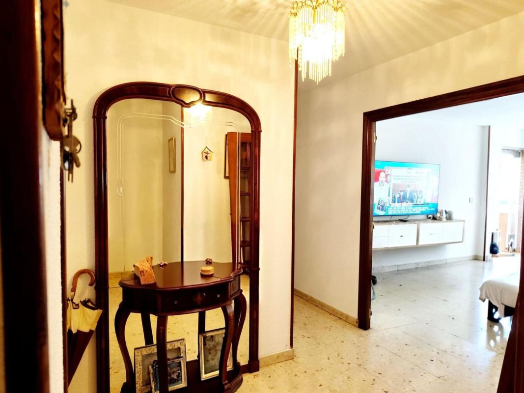 Venta de piso en Piso en Calle de les Escoles, Centro Urbano, Benidorm, Benidorm
 photo 2