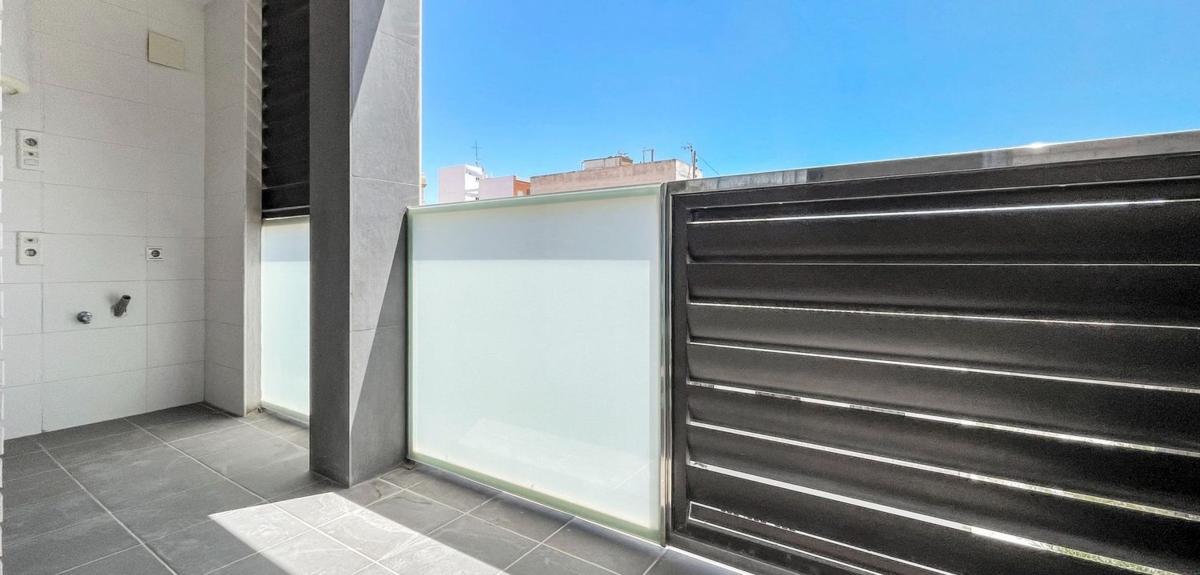 Продажа квартиры на Piso en Calle Campoamor, Puerto Deportivo, Torrevieja, Торревьеха
 photo 2