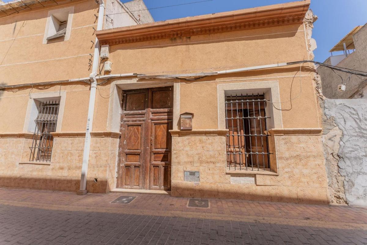 Propiedades en venta y alquiler en España photo 1