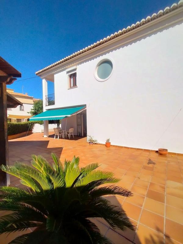 Properties for sale and rent in Spain photo 3