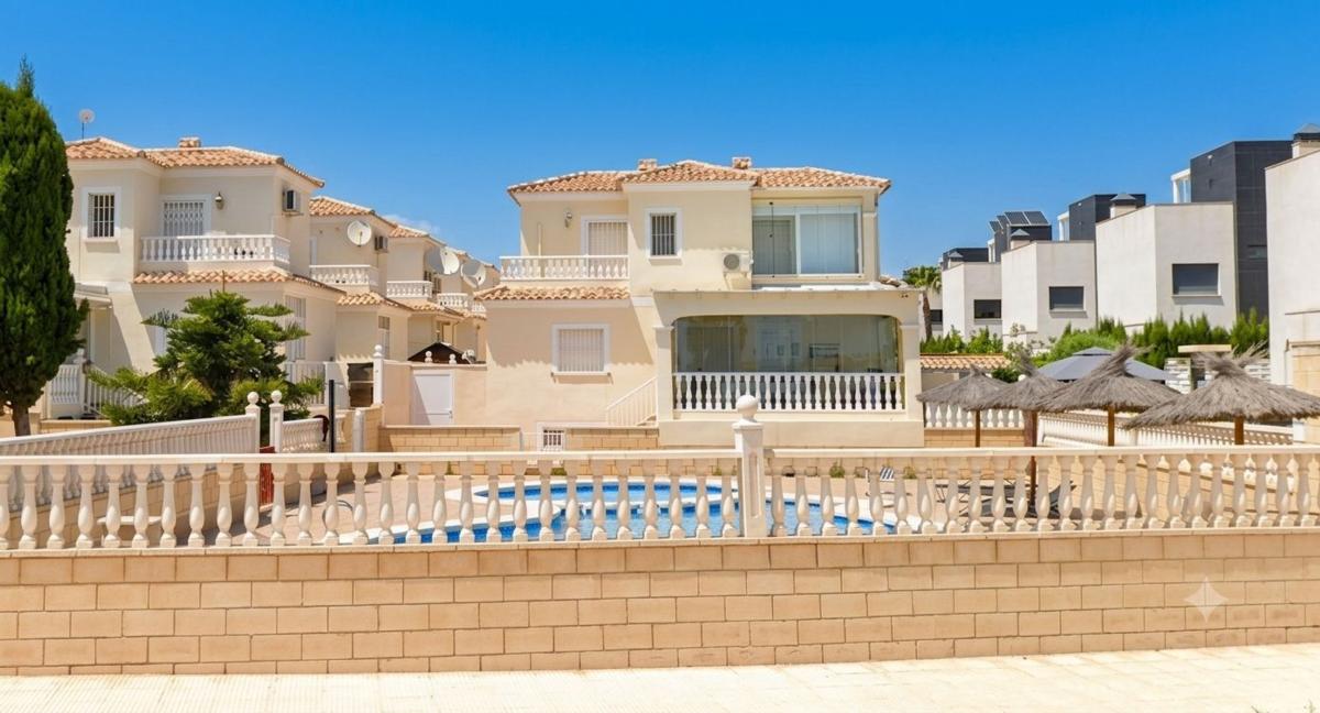Properties for sale and rent in Spain photo 1