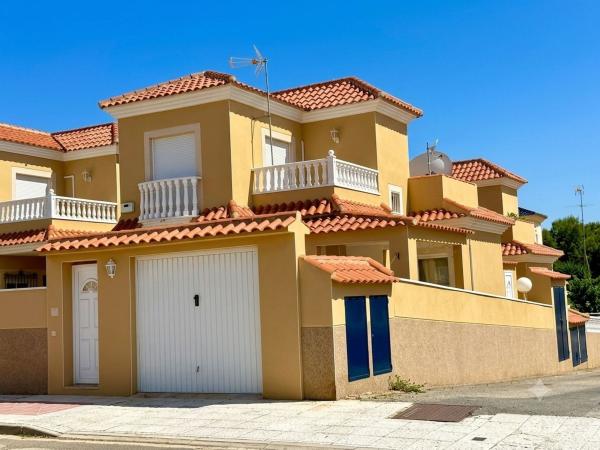 Casa o chalet independiente en Calle Parana, Playa Flamenca, Orihuela photo 1