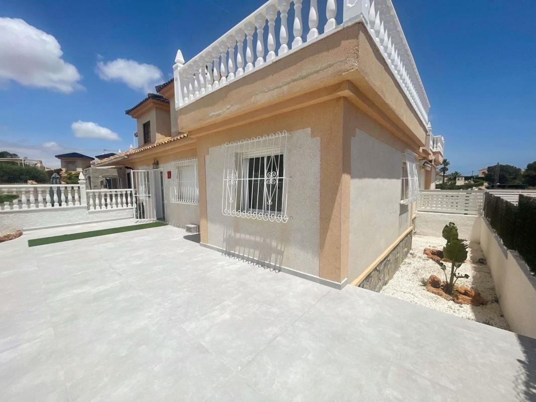 Properties for sale and rent in Spain photo 3