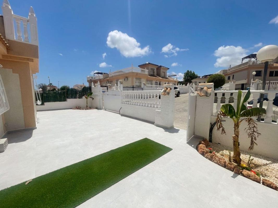 Properties for sale and rent in Spain photo 5