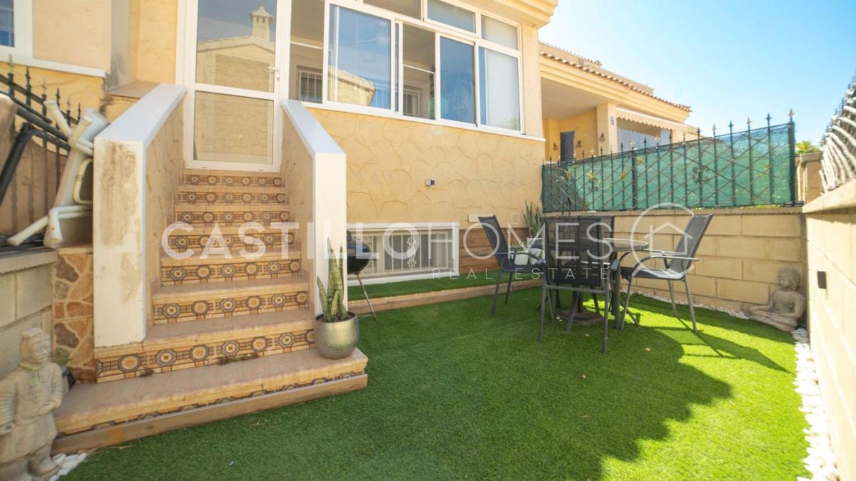 Venta de chalet independiente en Chalet pareado en Los Balcones - Los Altos del Edén, Torrevieja, Torrevieja
 photo 2