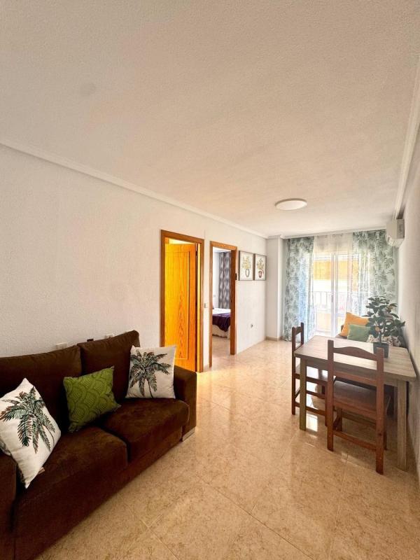 Venta de piso en Piso en El Molino, Torrevieja, Torrevieja
photo 2