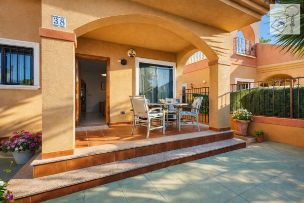 Частный шале на продаже в  Casa o chalet en Parque Acuático - Sector 25, Torrevieja, Торревьеха photo 2
