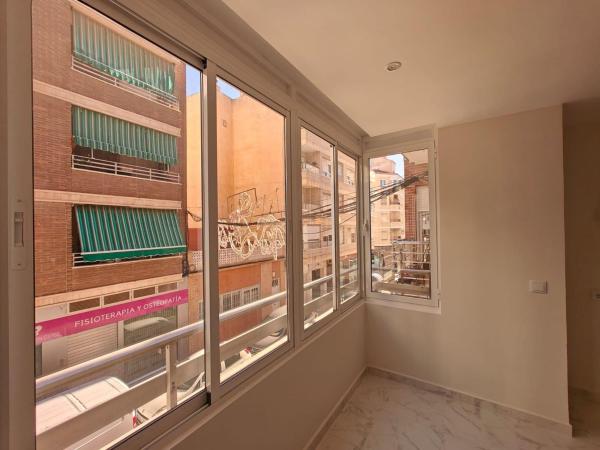 Sale of flat in Piso en Centro - Muelle Pesquero, Torrevieja, Torrevieja
photo 1