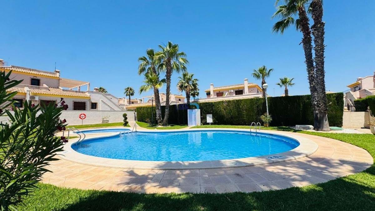 Venta de chalet independiente en Casa o chalet en Villamartín, Orihuela, Orihuela
photo 2