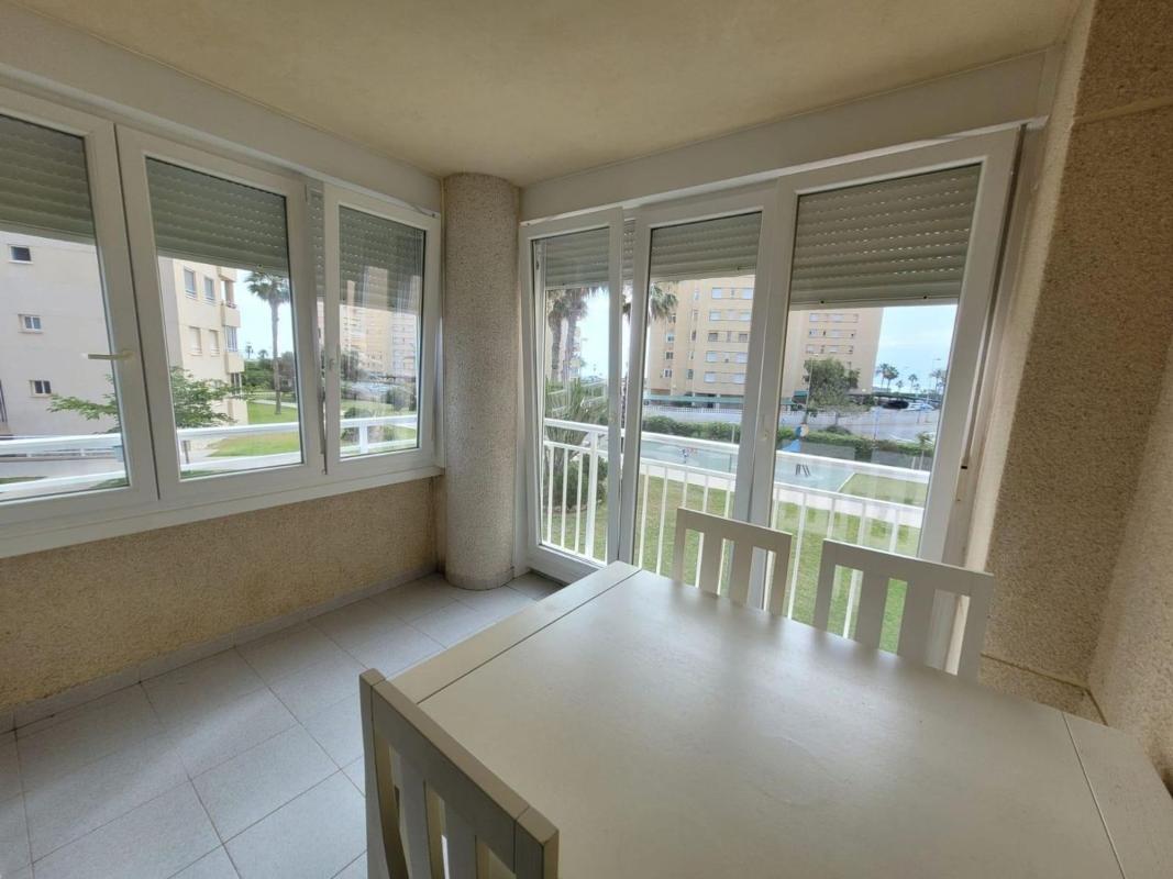 Venta de piso en Piso en Calle Músico Agustín Bertomeu, El Palmeral-Urbanova-Tabarca, Alicante / Alacant, Alicante / Alacant
photo 2